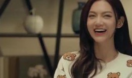 李诞爆料王勉弹琴视频,才华横溢的琴音，让人陶醉